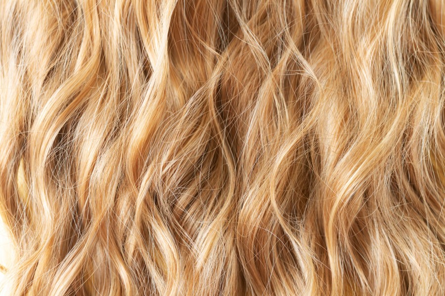 Le guide complet pour les cheveux blonds miel !