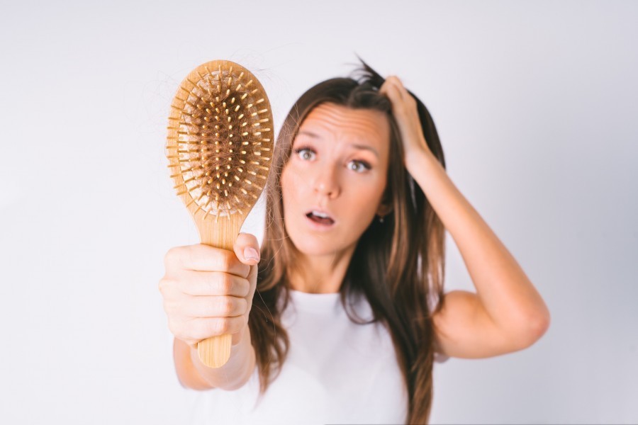 Peut-elle réduire la chute des cheveux ?