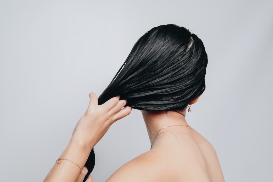 Qu'est-ce qu'une cure de sébum pour les cheveux ?